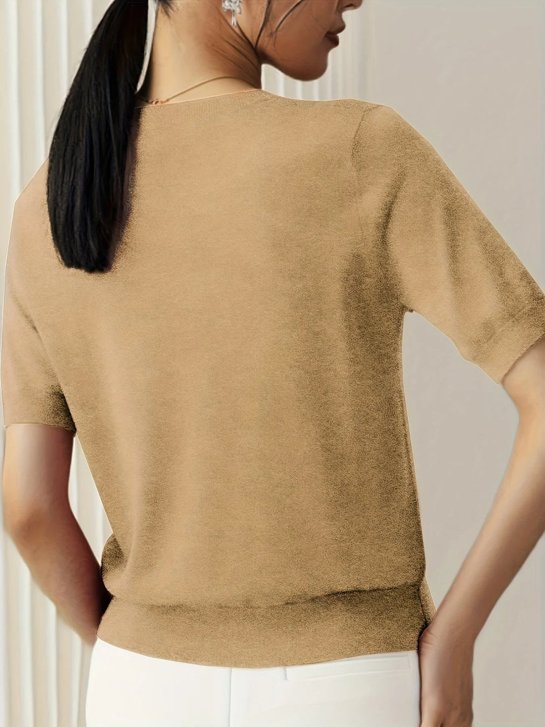 Élégant pull à manches courtes pour femme, tricot léger et confortable, parfait pour le printemps/été.