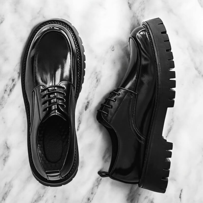 Chaussures décontractées élégantes pour hommes, parfaites pour un look polyvalent et confortable en ville.