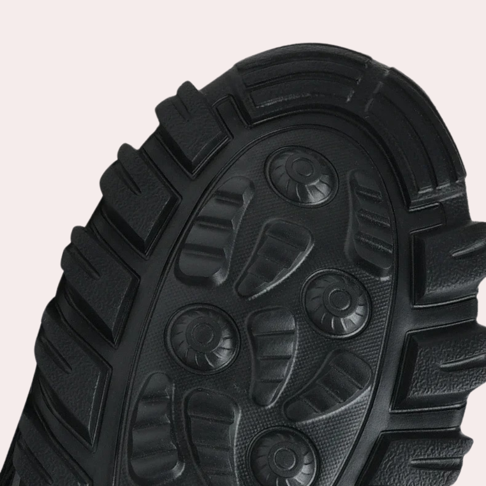 Mode masculine: chaussures slip-on élégantes pour hommes, idéales pour un style décontracté et un confort optimal en ville.