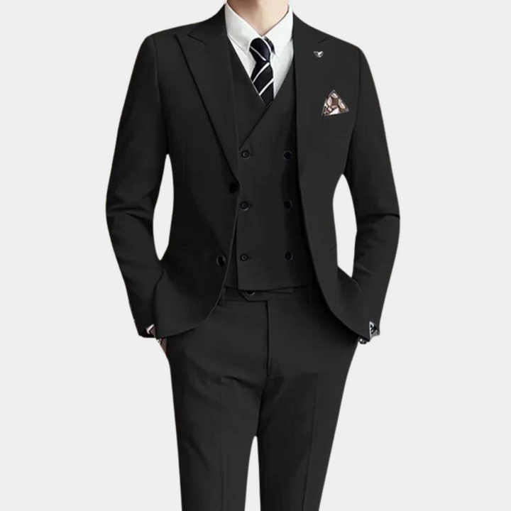 Costume homme 3 pièces noir élégant pour mariage ou cérémonie. Inclut veste, pantalon et gilet formel.