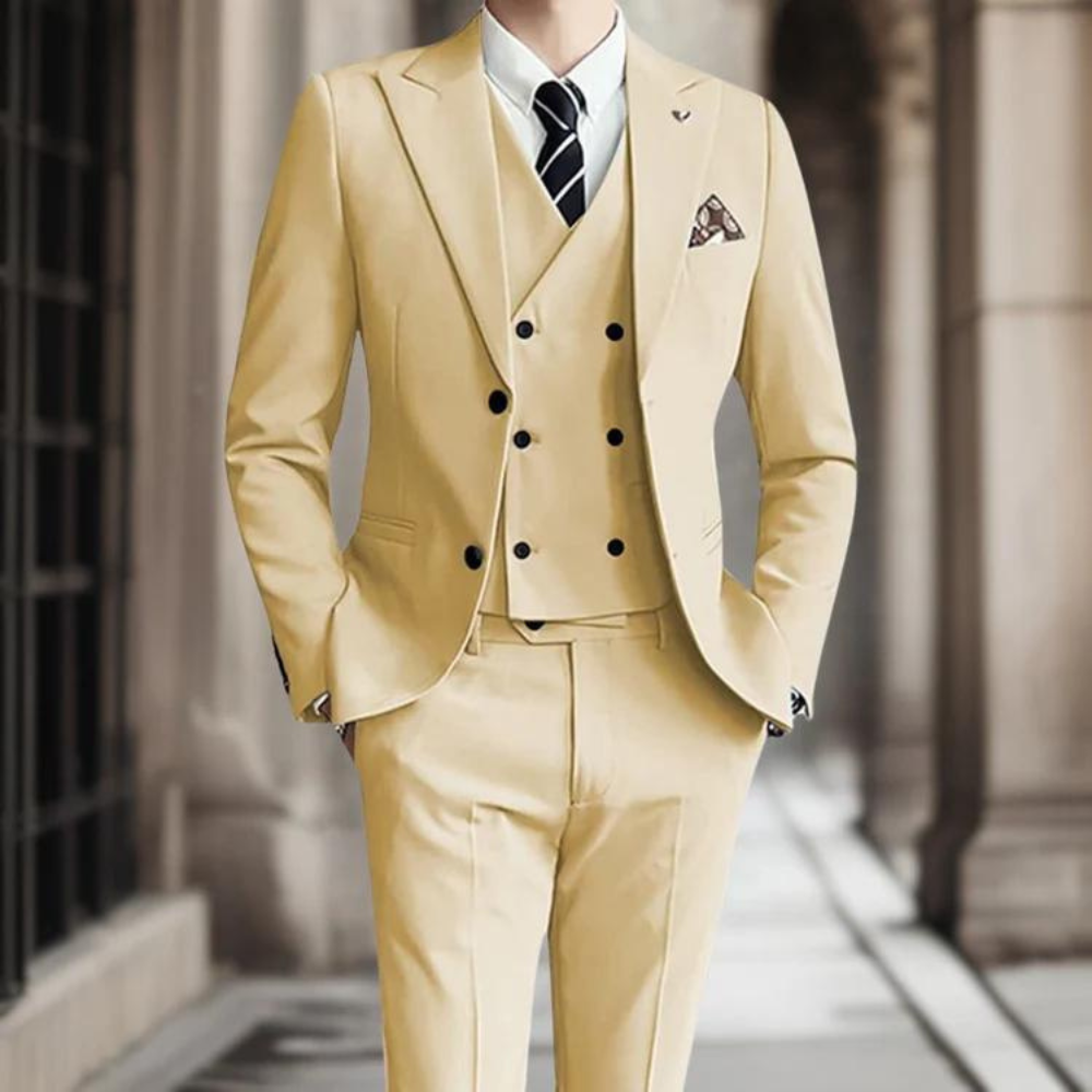 Costume de mariage homme 3 pièces couleur champagne, très élégant, parfait pour le marié ou invités de soirée.