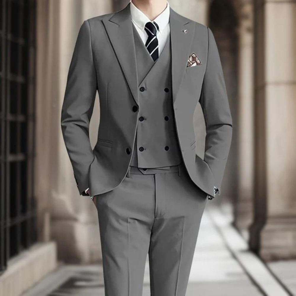 Costume marron homme 3 pièces élégant et moderne, idéal pour mariage, cérémonie ou soirée. Veste, pantalon, gilet.