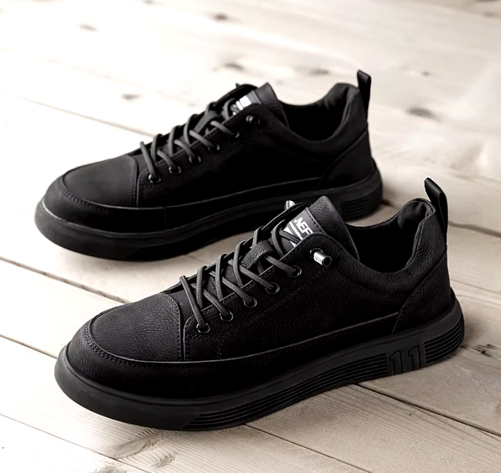 Équipement de protection : chaussures de sécurité unisexes, étanches, embout acier. Robustes et confortables.