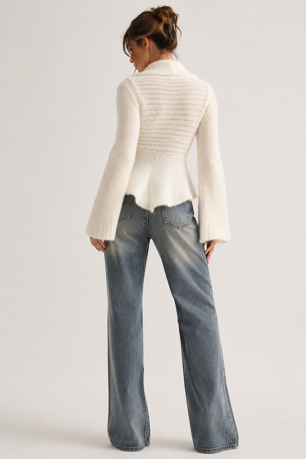 Cardigan femme confortable en tricot pour printemps/automne, manches évasées. Élégance décontractée assurée.