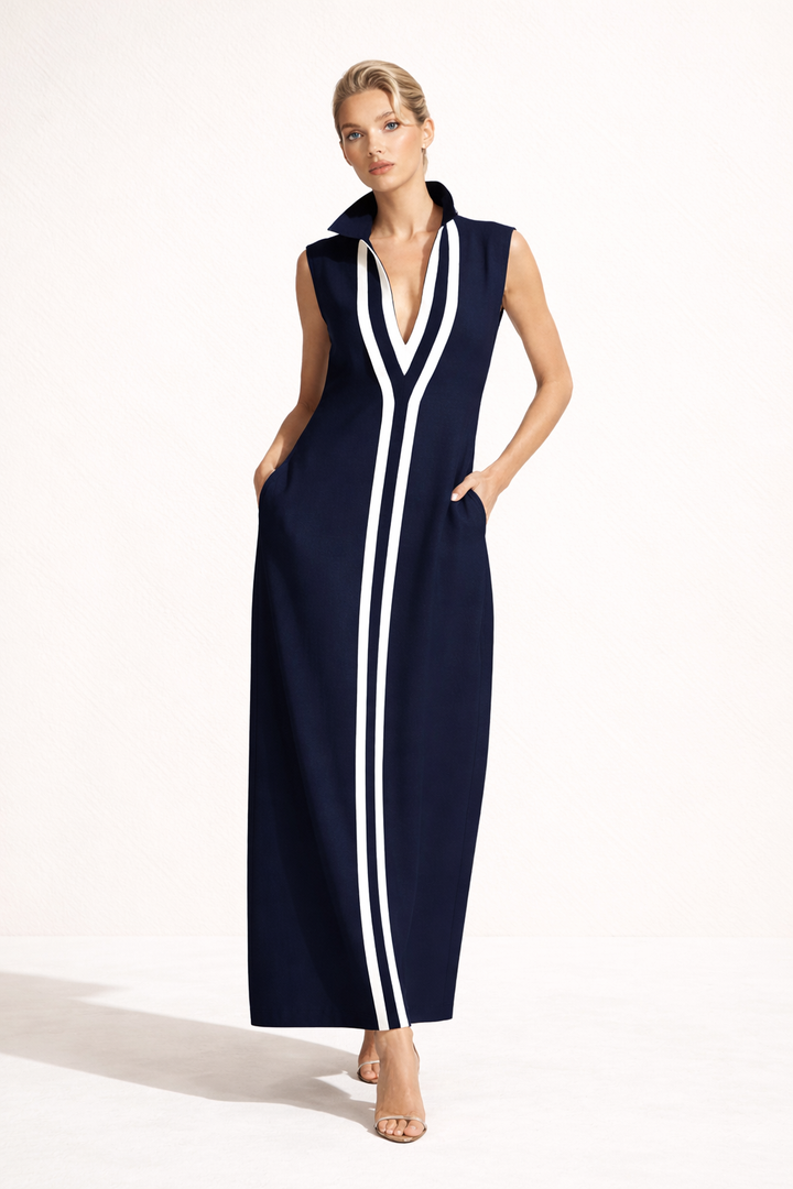 Élégante robe longue femme chic avec décolleté V profond, coupe fluide pour printemps-été, style décontracté.