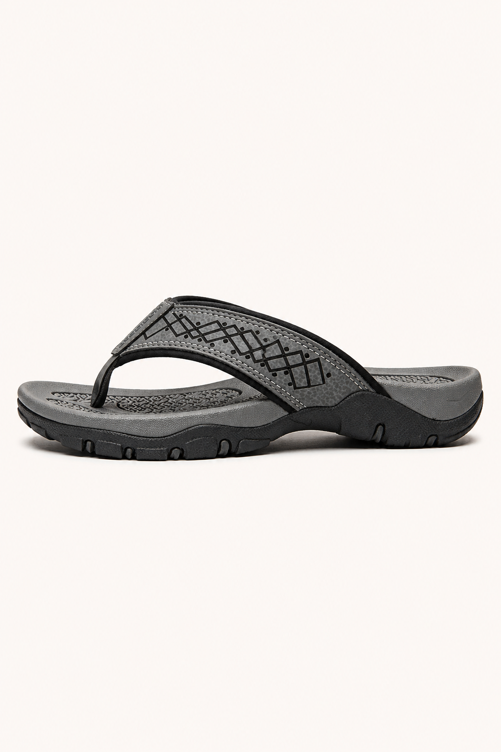 Mode homme : sandales de plage confortables et légères. Chaussures d'été parfaites pour un style décontracté en vacances ou piscine.