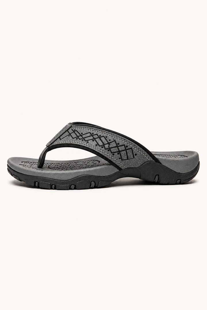 Mode homme : sandales de plage confortables et légères. Chaussures d'été parfaites pour un style décontracté en vacances ou piscine.