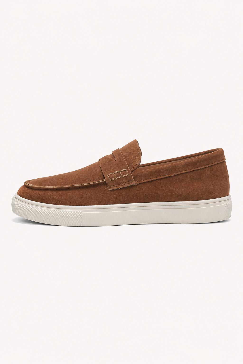 Mocassins élégants et décontractés pour hommes, parfaits pour un confort moderne et un style urbain en été.