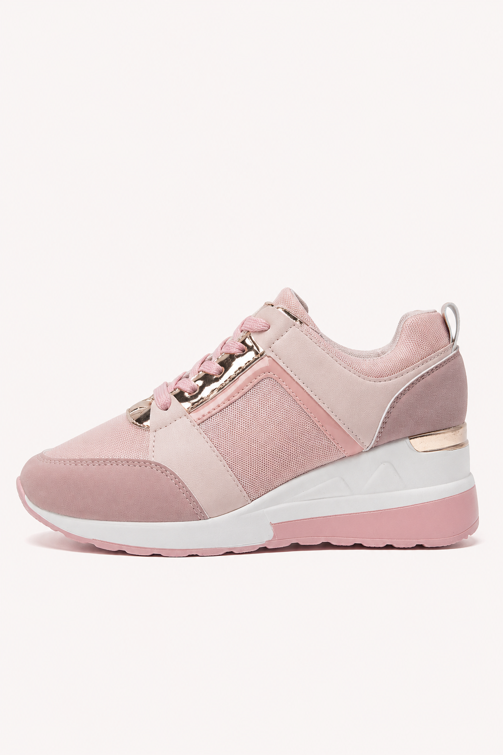 Paire de chaussures femme orthopédiques avec soutien plantaire, légères et confortables pour un bien-être optimal.
