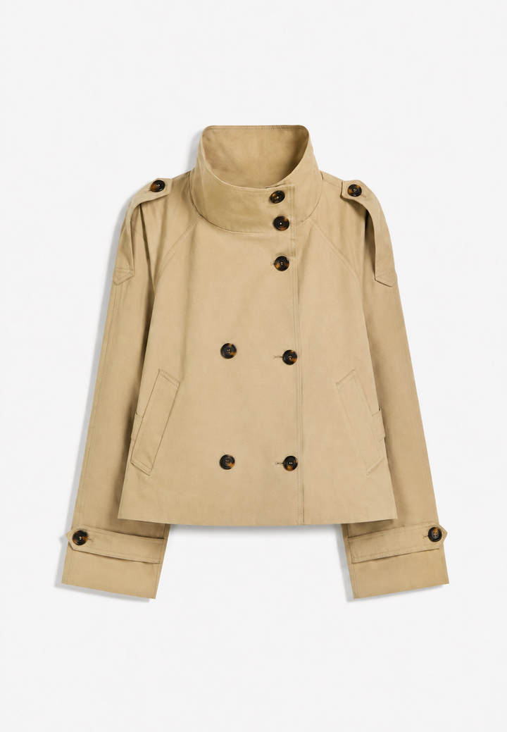 Manteau court femme kaki tendance. Trench ceinturé avec col montant, parfait pour l'automne et la mode féminine.
