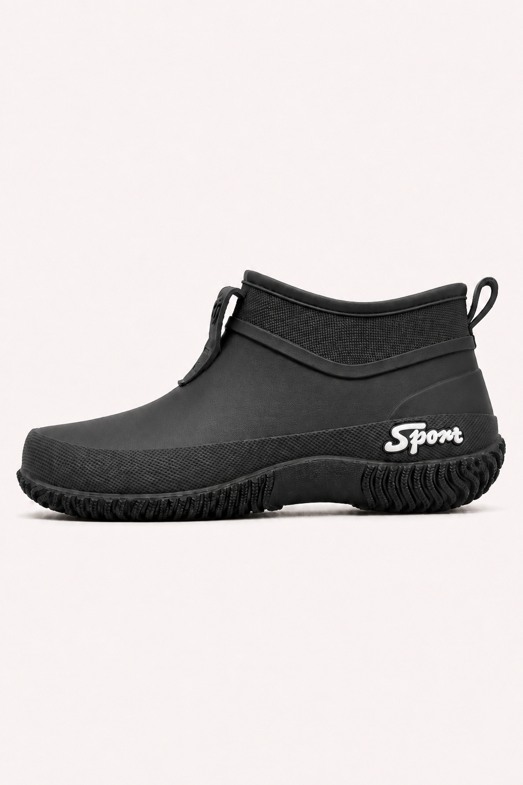 Protégez-vous de la pluie avec ces bottines femme Birte, légères, imperméables et antidérapantes.