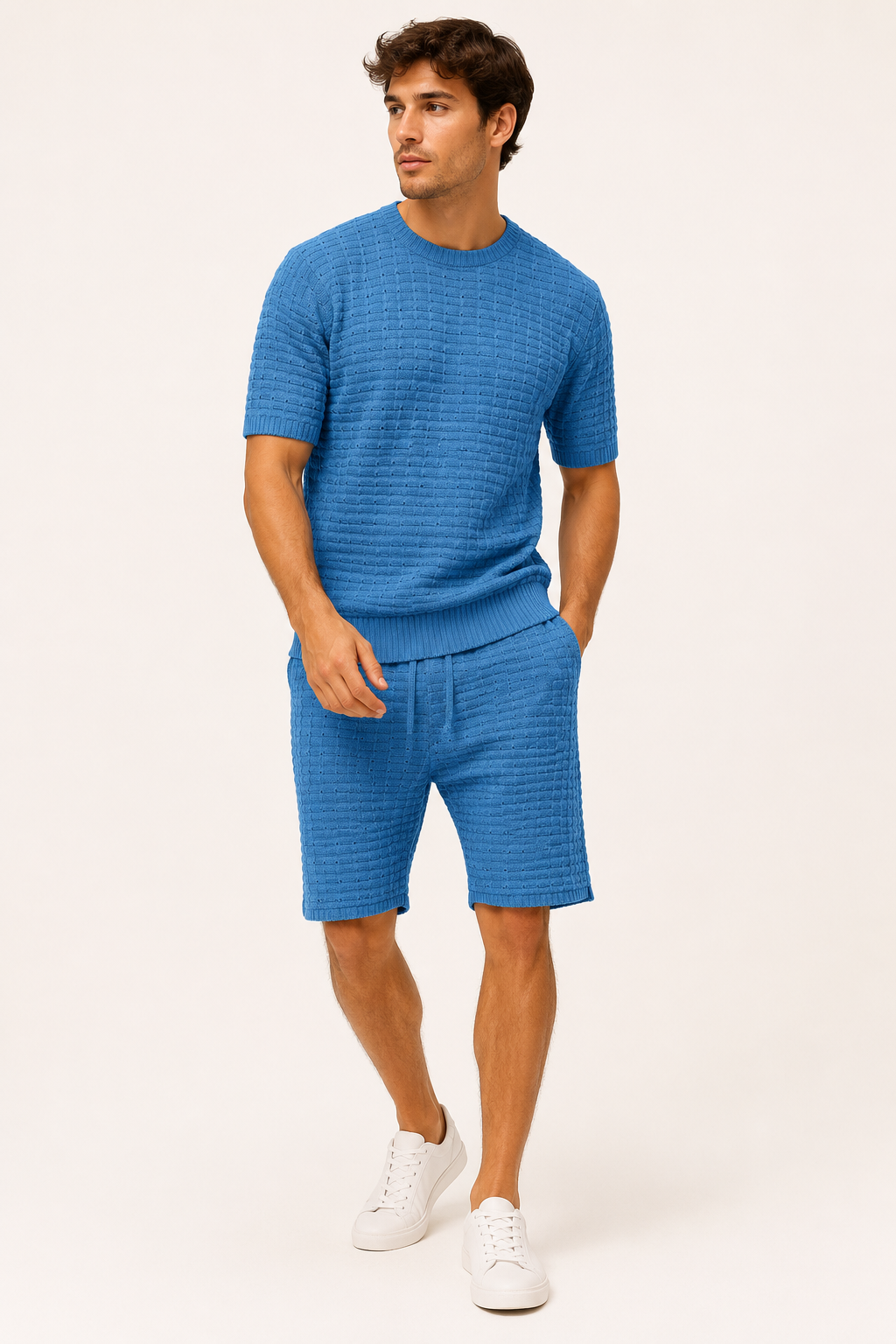 Short et T-shirt homme, tenue décontractée confortable pour l'été, avec motifs modernes.