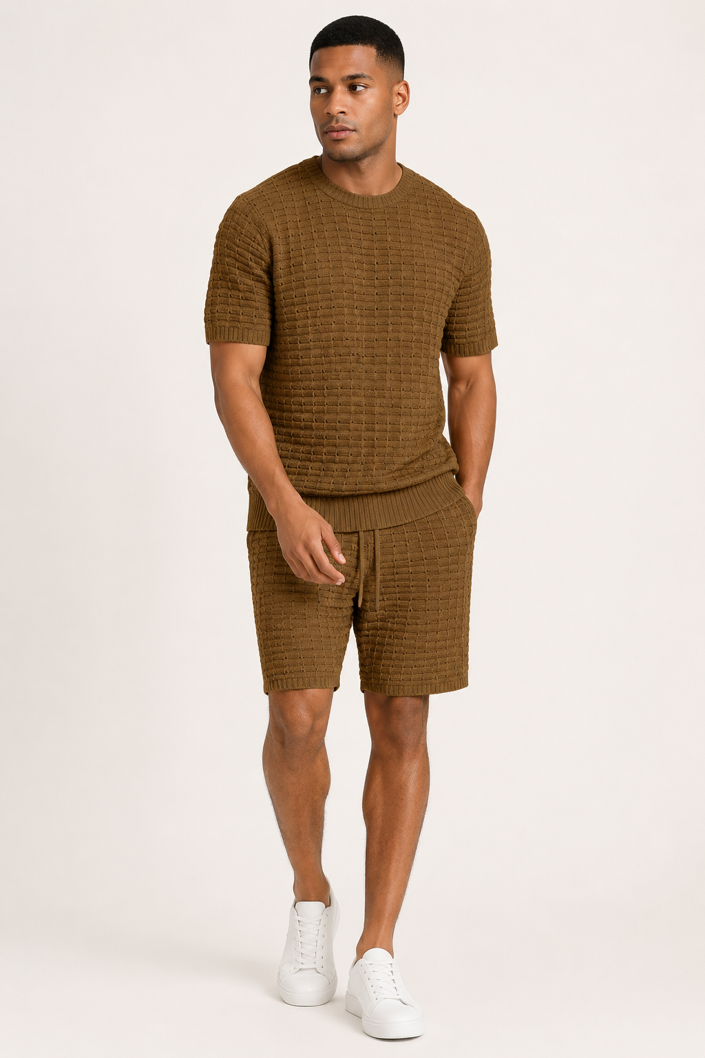 Ensemble T-shirt et short homme été, motif géométrique, pour style décontracté et confort respirant.