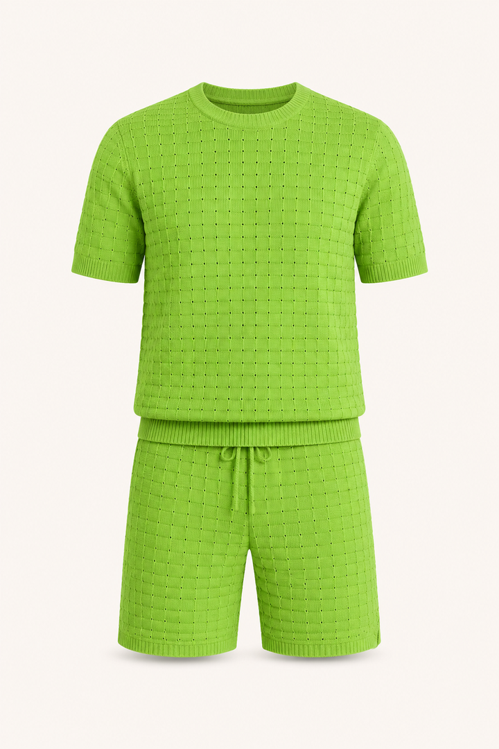 Short homme et T-shirt estival, ensemble géométrique, parfait pour un look décontracté moderne.