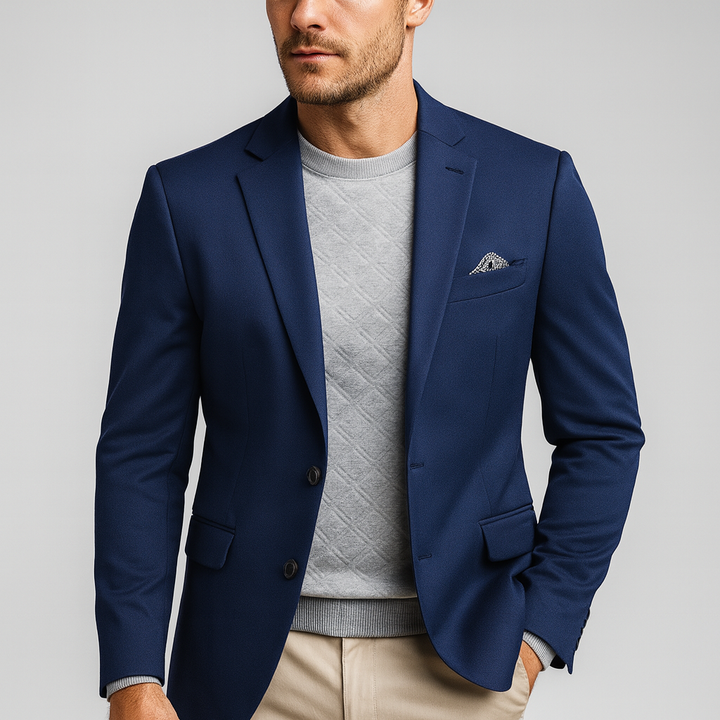 Blazer homme décontracté chic, bleu. Look smart casual polyvalent et très confortable.