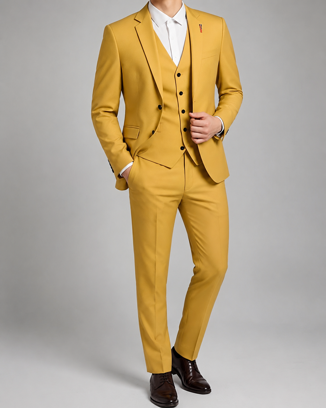 Ensemble costume homme mariage, 3 pièces. Look formel et élégant.