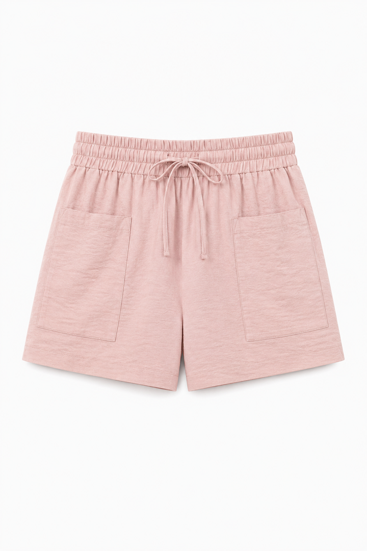 Short femme chic et décontracté à jambe large, taille élastiquée, un must-have pour l'été.