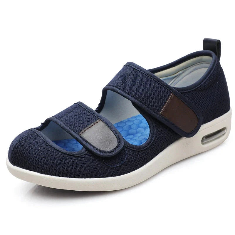 Paire de chaussures orthopédiques ouvertes pour femmes, conçues pour le confort et le soutien des pieds.