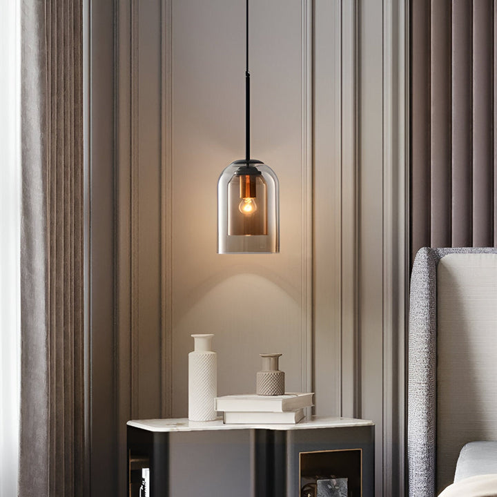 Luminaire suspension design avec double verre, parfait pour un intérieur élégant et moderne.