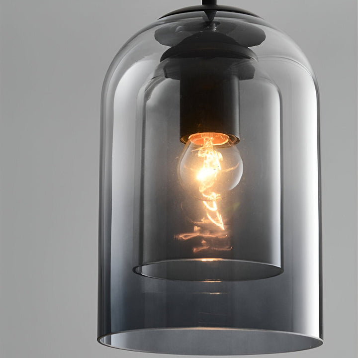 Lampe suspension moderne en verre double, pour une décoration intérieure élégante et design.
