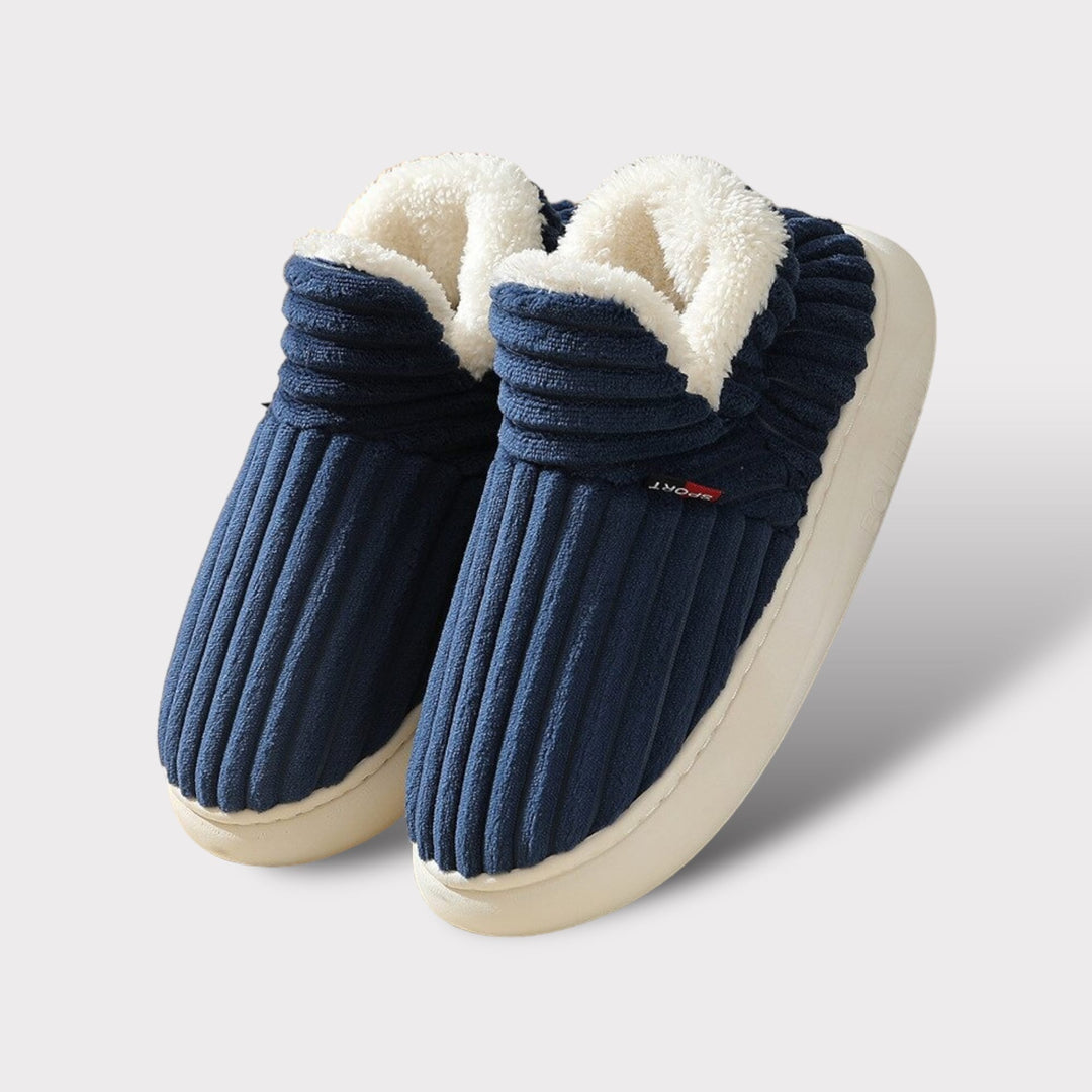 Chaussons ComfyCush antidérapants, parfaits pour la maison, garantissant chaleur et confort.