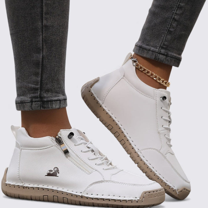 Chaussures montantes urbaines femme avec zip, offrant confort et style pour toutes occasions.