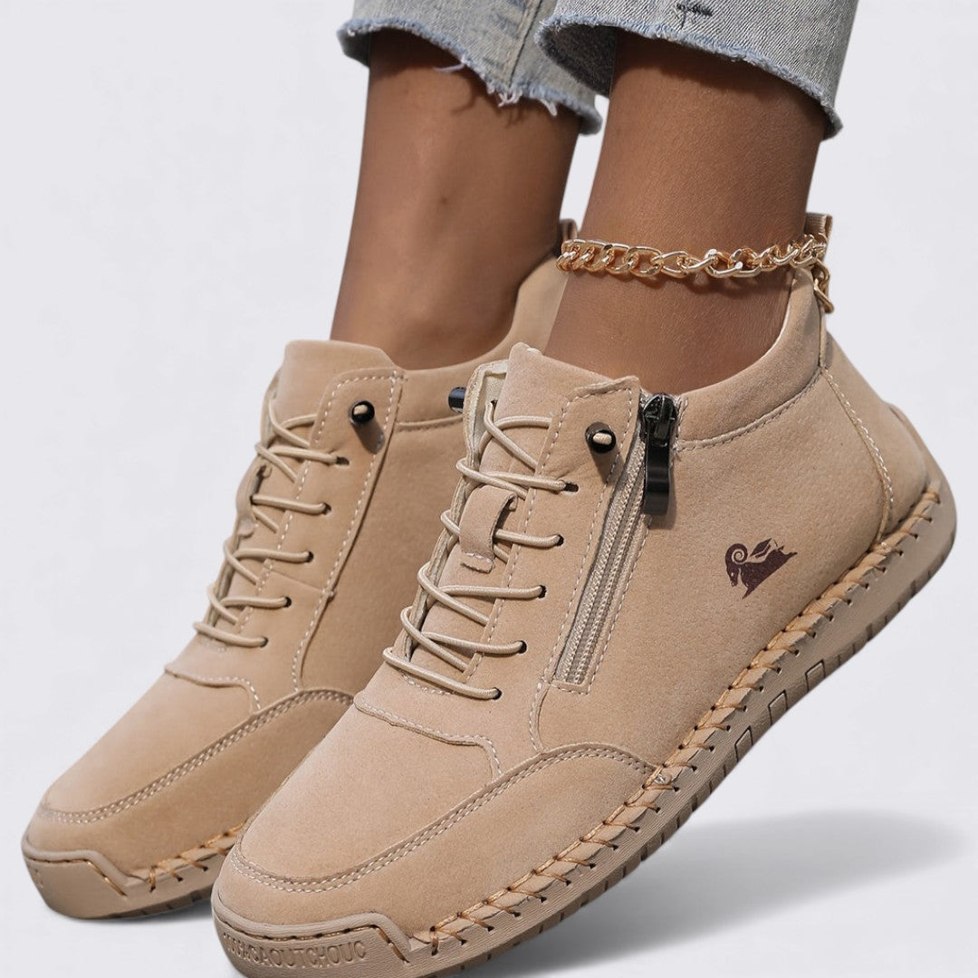 Chaussures montantes casual femme beige à fermeture glissière, parfaites pour l'automne.