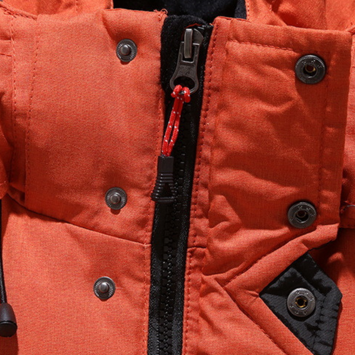 Confortable veste d'hiver matelassée pour hommes, parfaite pour affronter le froid glacial.
