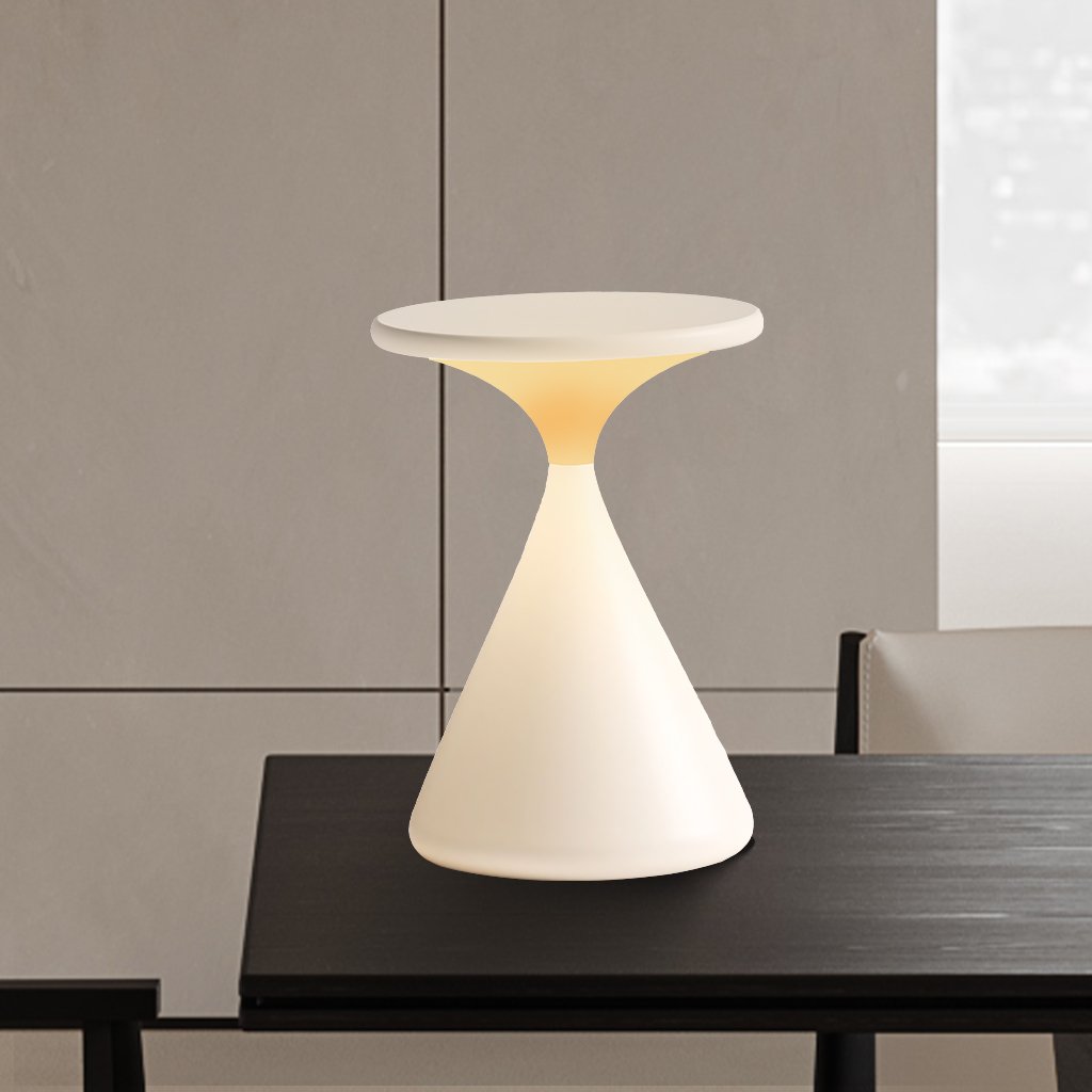 Lampe de table LED dimmable, design sablier raffiné, parfaite comme éclairage d'appoint sur un bureau ou buffet.