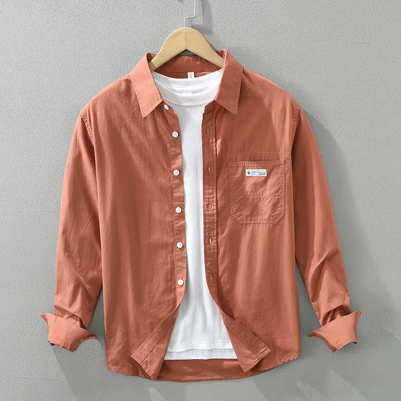 Chemise homme violette décontractée, parfaite pour un style élégant et confortable. Mode homme polyvalente.