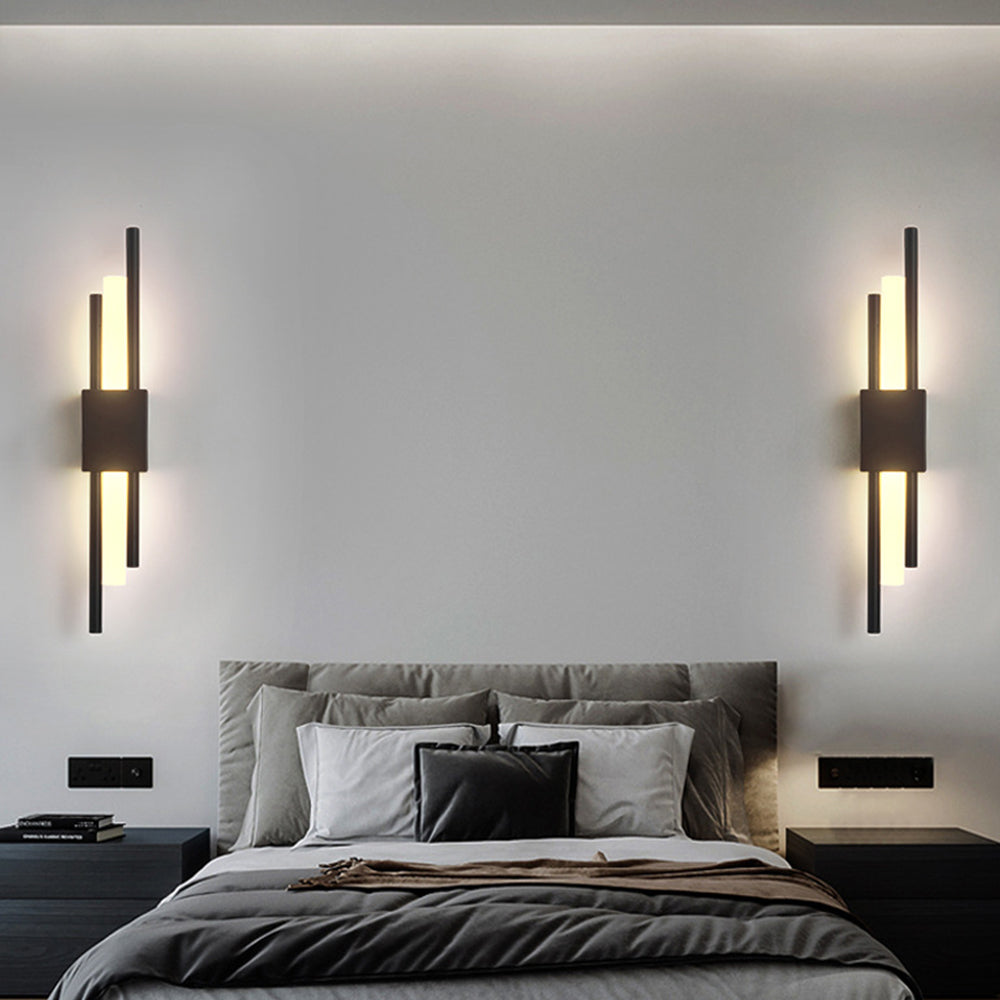 Éclairage LED design noir & or, idéal pour ambiance contemporaine.