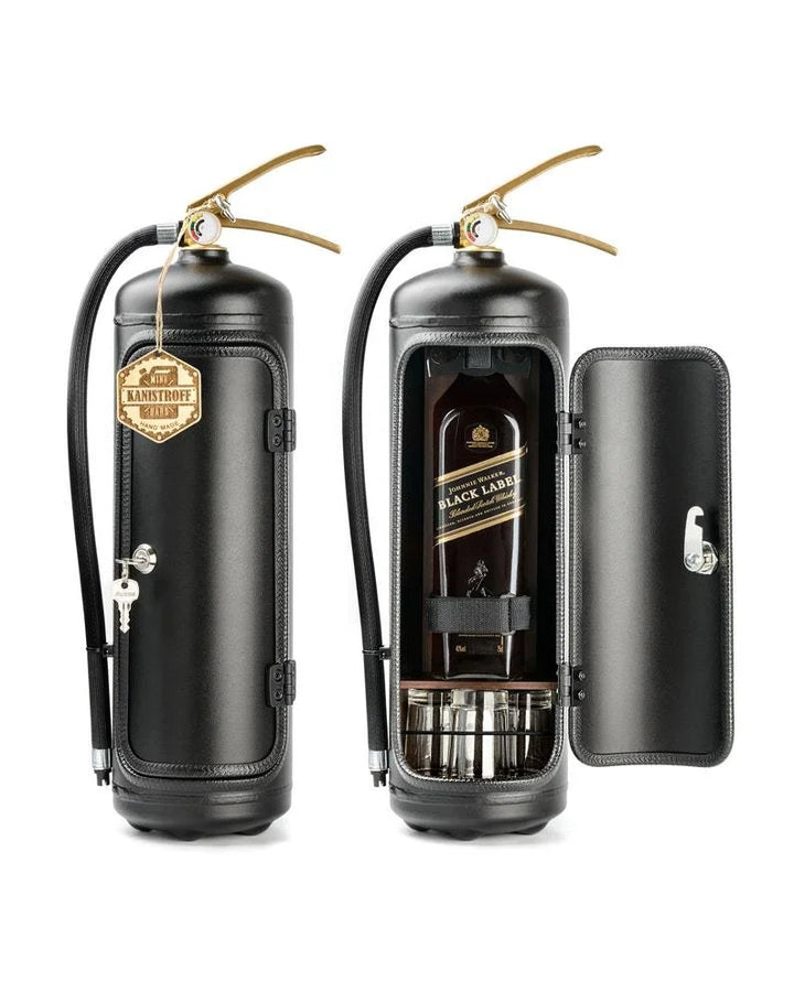 Mini bar secret en forme d'extincteur décoratif, un objet insolite pour le rangement de bouteilles.