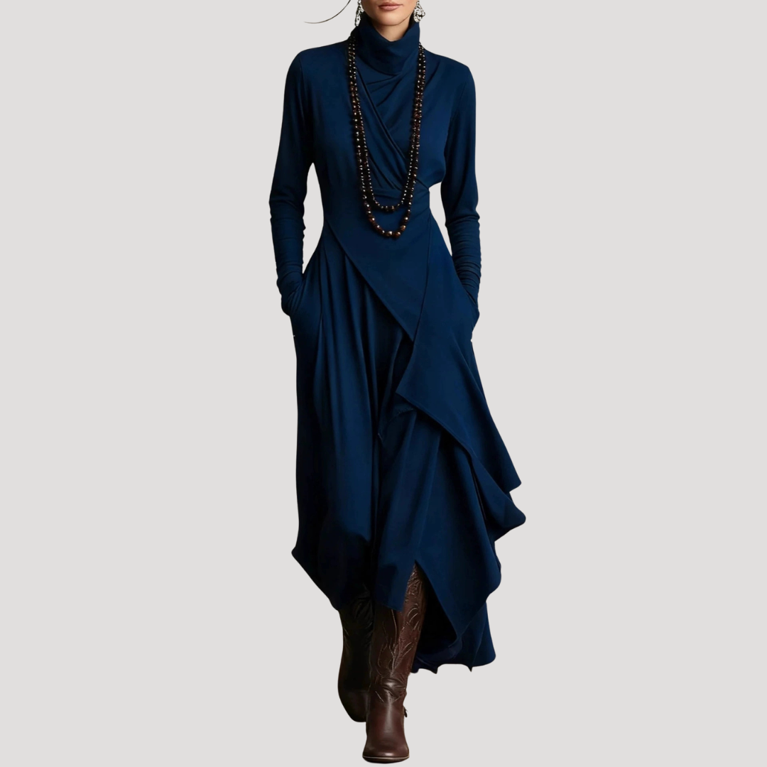 Robe longue bleue fluide élégante femme, manches longues. Col drapé, tenue chic et mode confortable pour femmes.