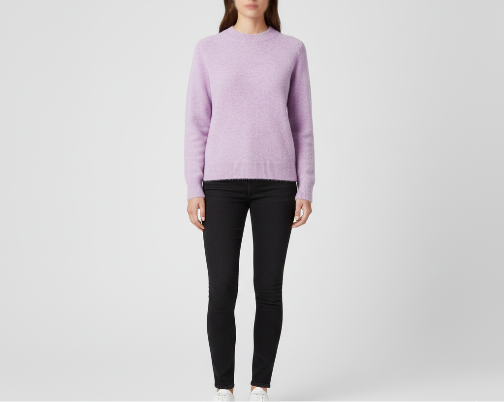 Pull femme polyvalent, col rond confortable, vêtement essentiel pour l'hiver stylé.