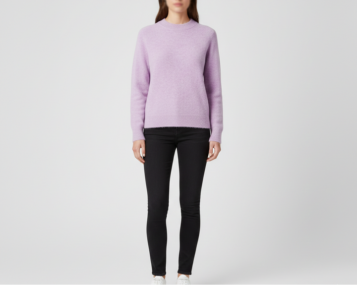 Pull femme polyvalent, col rond confortable, vêtement essentiel pour l'hiver stylé.