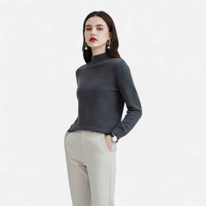Pull femme chic et confortable, col roulé. Parfait pour une garde-robe polyvalente.