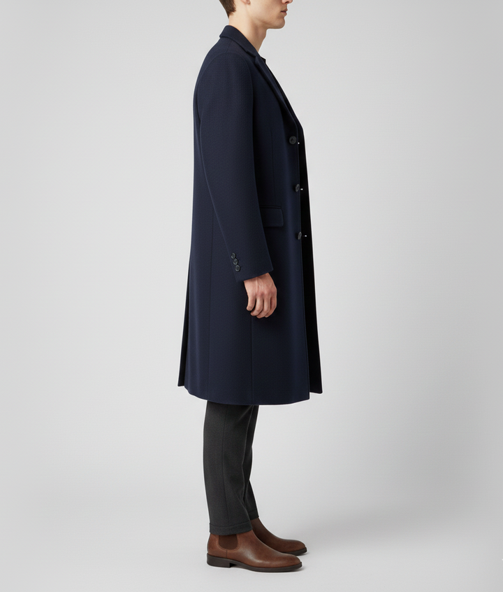 Manteau homme bleu marine coupe ajustée, chaud et chic. Veste élégante slim fit, idéale pour l'hiver.