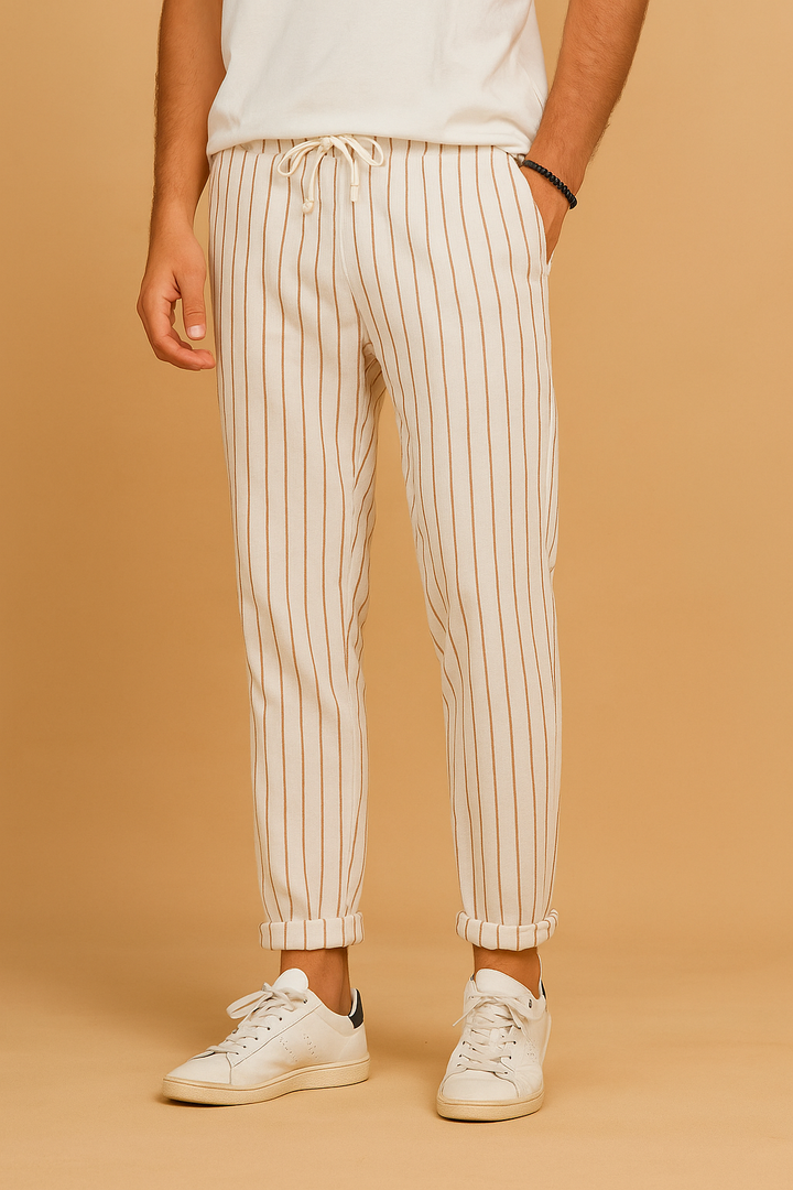 Pantalon décontracté homme en lin rayé, idéal pour l'été et les vacances. Chic, léger et confortable.