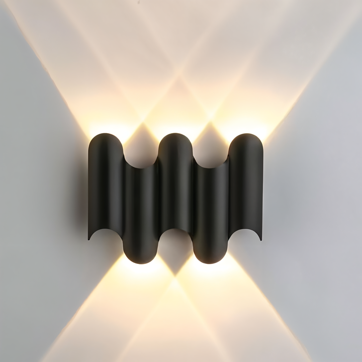 Applique murale LED moderne, finition noire mate & dorée, éclairage mural design luxe pour intérieur.