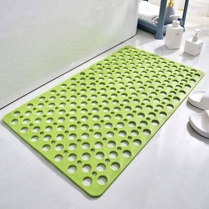 Accessoire salle de bain : tapis de douche antidérapant pour baignoire, garantit sécurité et confort au quotidien.