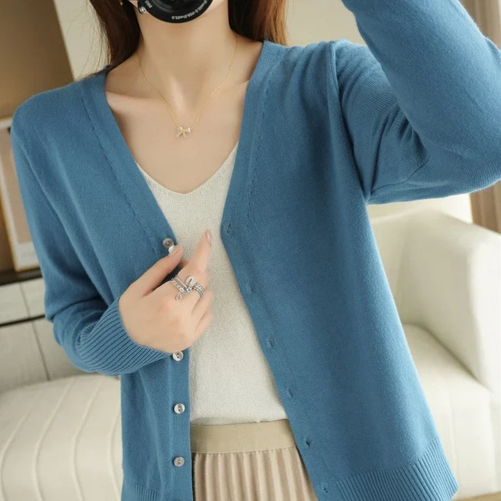 Pull cardigan femme Léa en tricot, mode élégante et décontractée. Confort absolu, polyvalent à manches longues.
