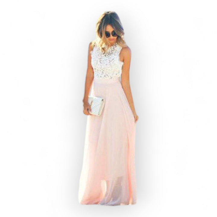 Robe femme chic et confortable, parfaite pour une tenue décontractée estivale ou une soirée élégante.