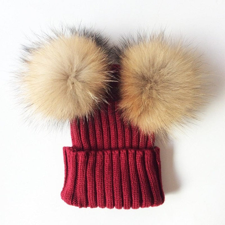 Adulte ou enfant, ce bonnet chaud acrylique à double pompon fourrure est parfait pour l'hiver.