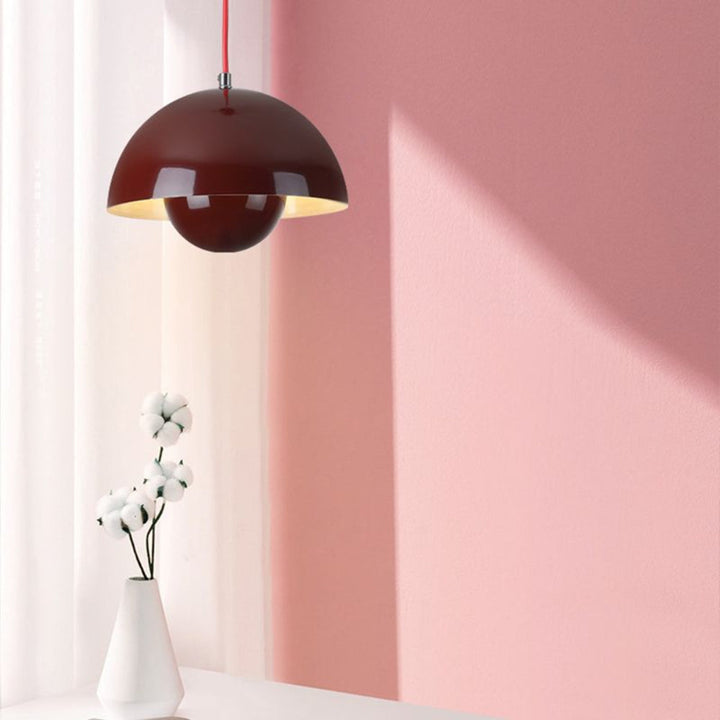 Suspension contemporaine demi-dôme, éclairage LED doux pour chambre et salon.
