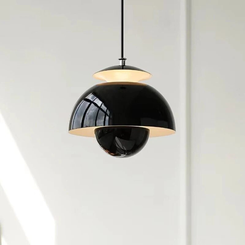 Luminaire LED suspension style scandinave pour salle à manger moderne, éclairage design.