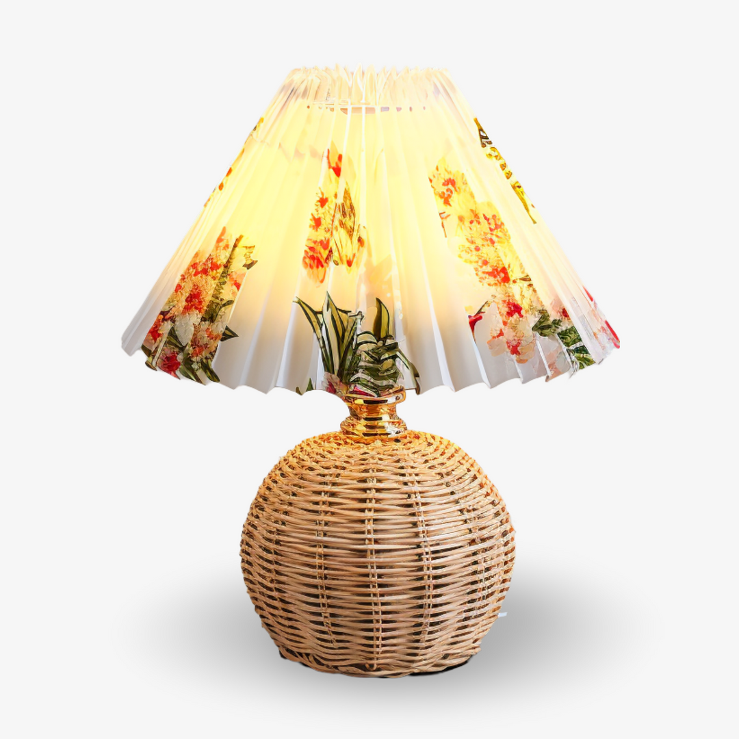 Lampe de table en rotin plissé, design rétro chic, éclairage d'ambiance pour salon.