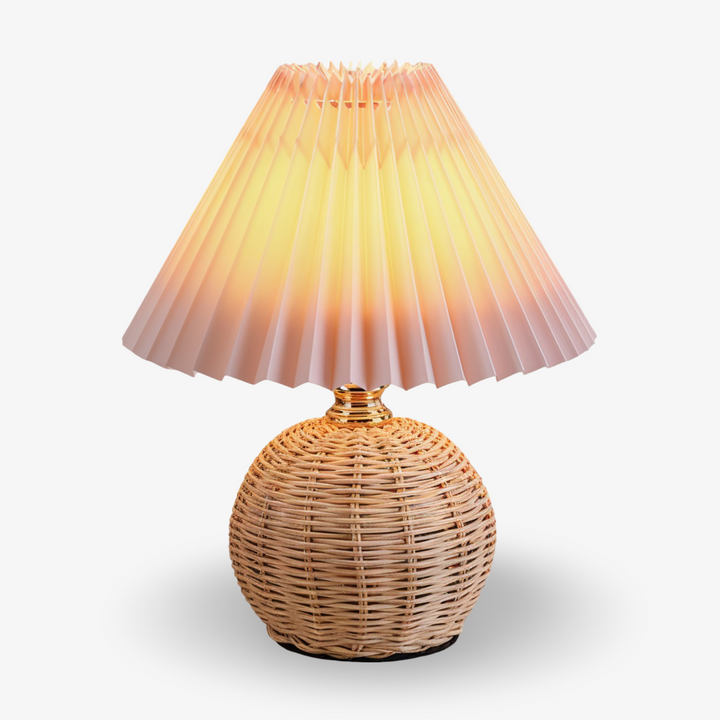Lampe de chevet rétro en rotin naturel plissé, lumière douce pour ambiance relaxante.
