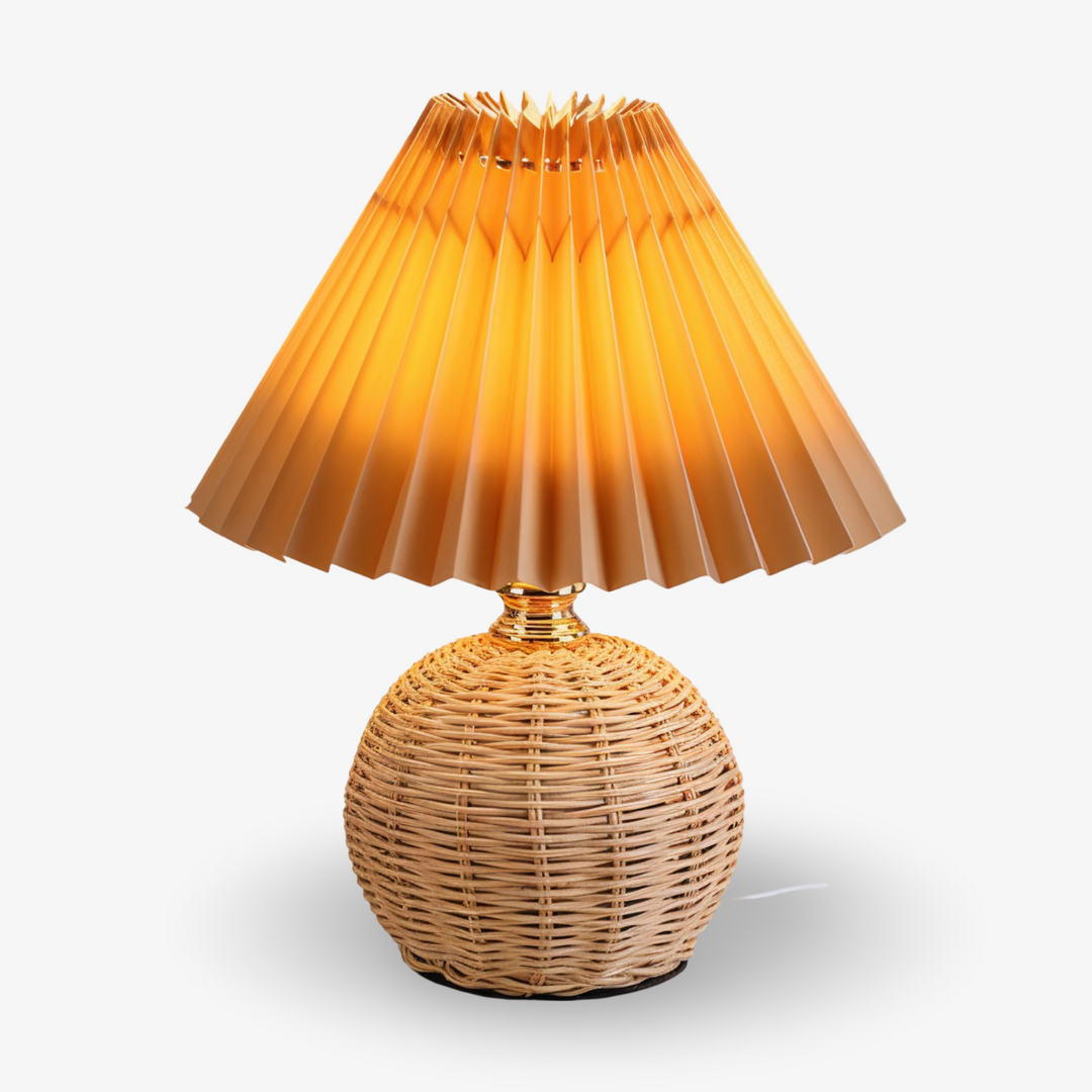 Décoration intérieure: lampe de table rotin plissé, style rétro scandinave unique.
