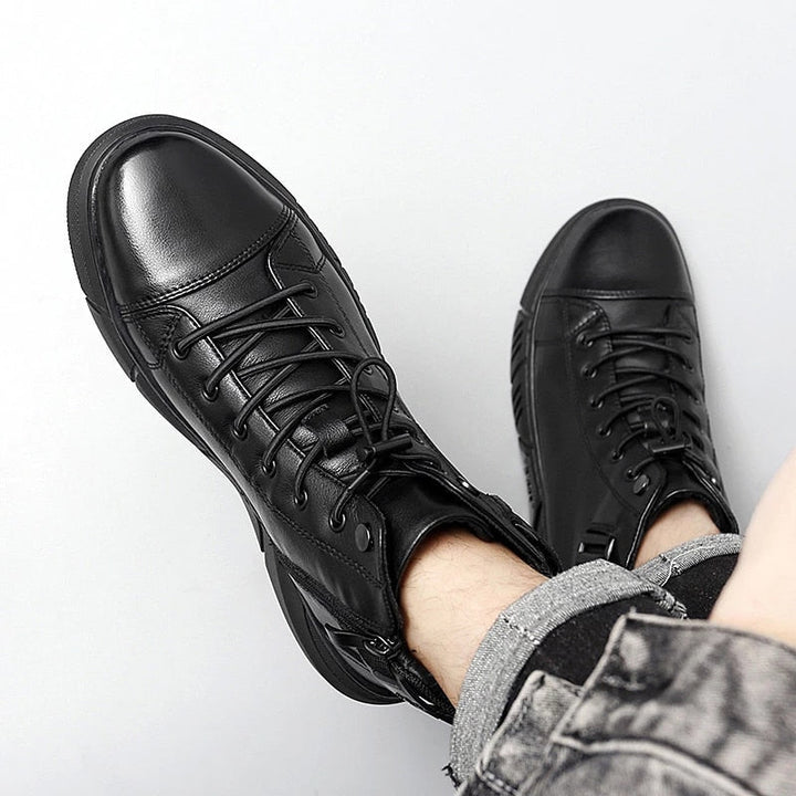 Baskets orthopédiques Jackson noires pour hommes, design épuré, idéales pour la marche et le confort durable.