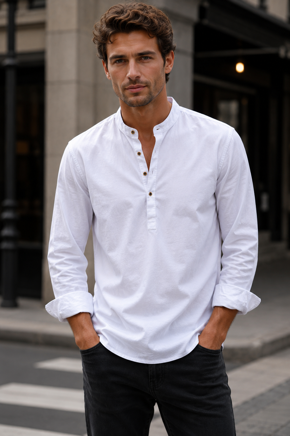 Chemise Henley homme Kaizen élégante, look décontracté-chic au quotidien, polyvalente.